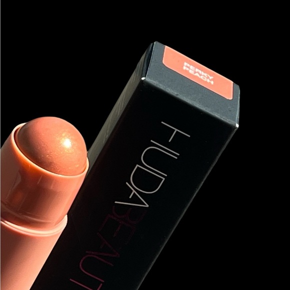 Huda Beauty Cheeky Tint - Picture 11 of 16